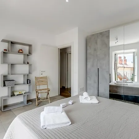 L' Angolino Di Cannobio: Stone For 4 With Terrace - Happy